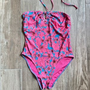 XiRENA one- piece swimsuit size M